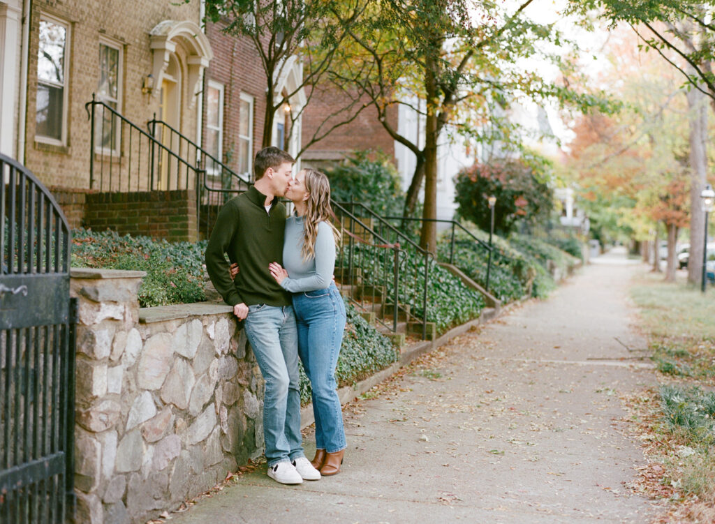 Engagement Photos in Downtown Richmond