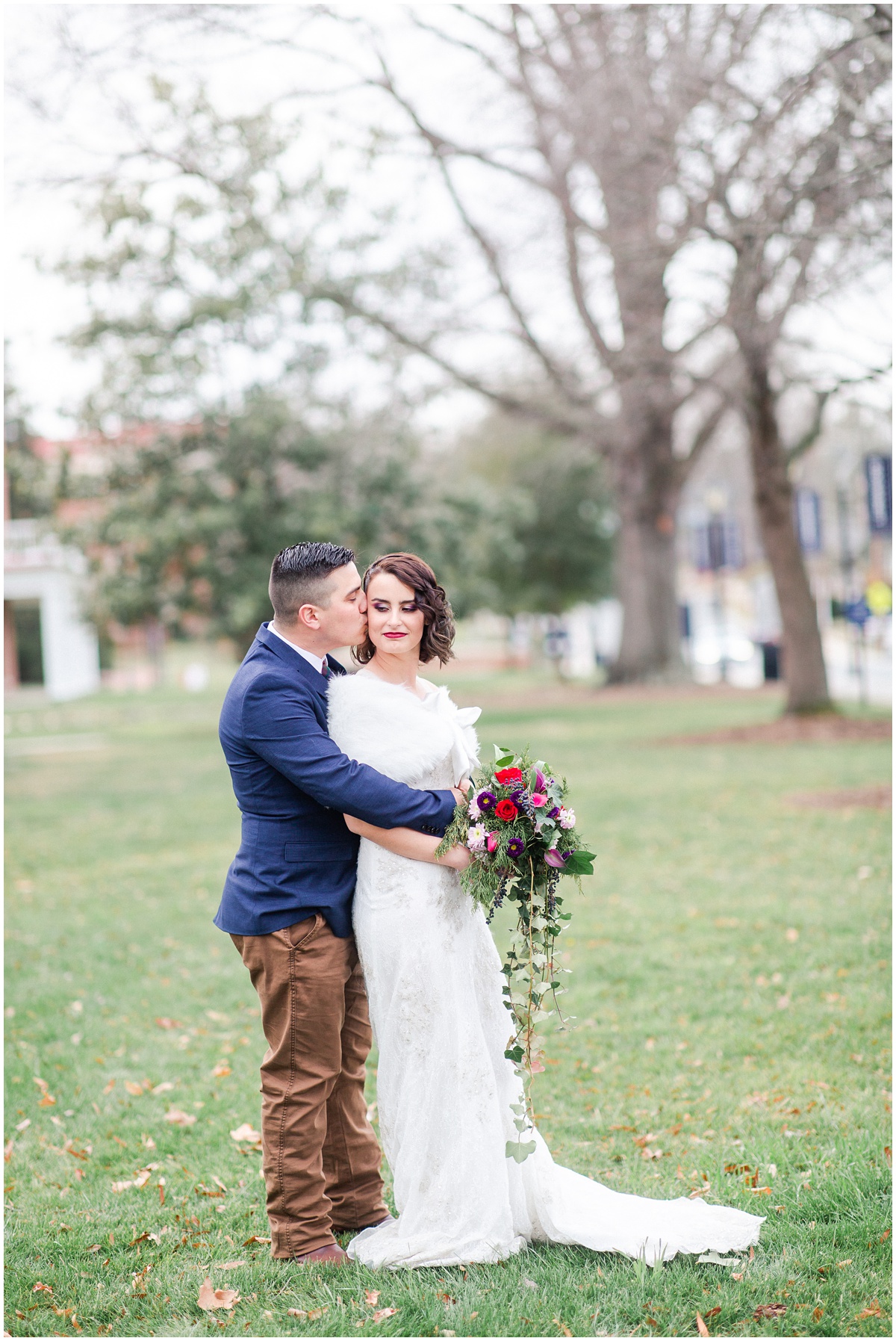 Intimate Virginia Wedding John Marshall ballrooms | Jessica Lapp Photography | I'm sharing Tommy & Hope's winter wedding at this beautiful Richmond Wedding Venue! #richmondweddingvenue #johnmarshallballrooms #winterwedding #brideandgroom
