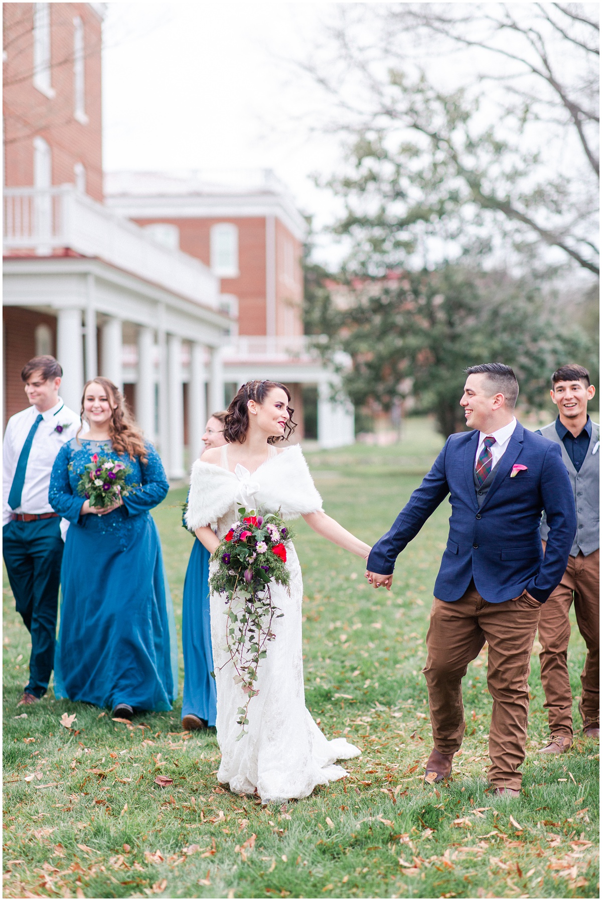 Intimate Virginia Wedding John Marshall ballrooms | Jessica Lapp Photography | I'm sharing Tommy & Hope's winter wedding at this beautiful Richmond Wedding Venue! #richmondweddingvenue #johnmarshallballrooms #winterwedding #brideandgroom