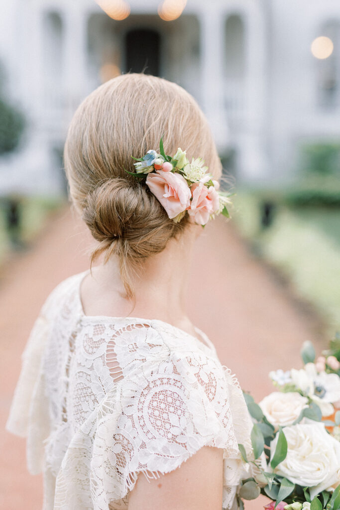 Simple ways to add flowers to your wedding design