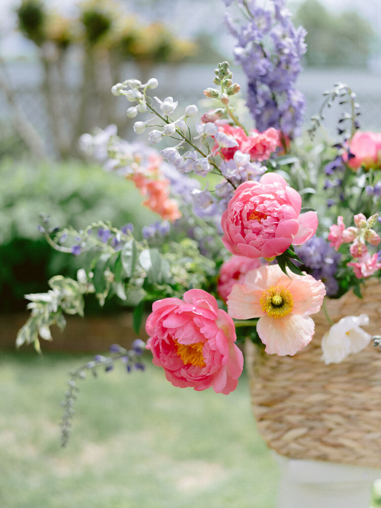 Simple ways to add flowers to your wedding design