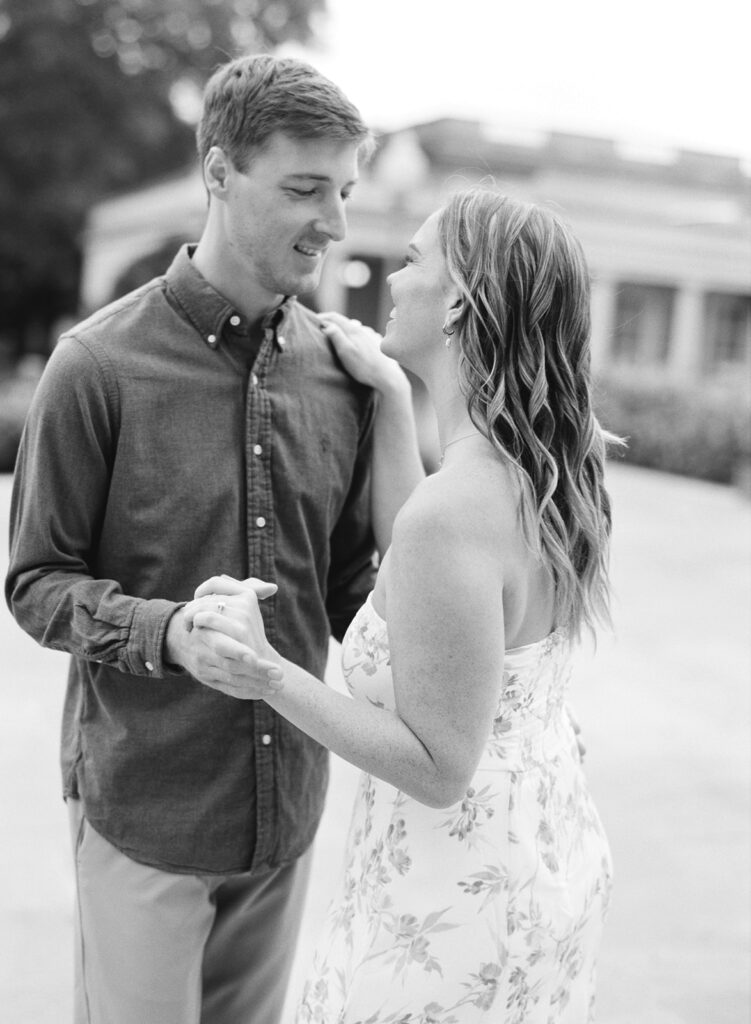 Engagement Photos in Downtown Richmond