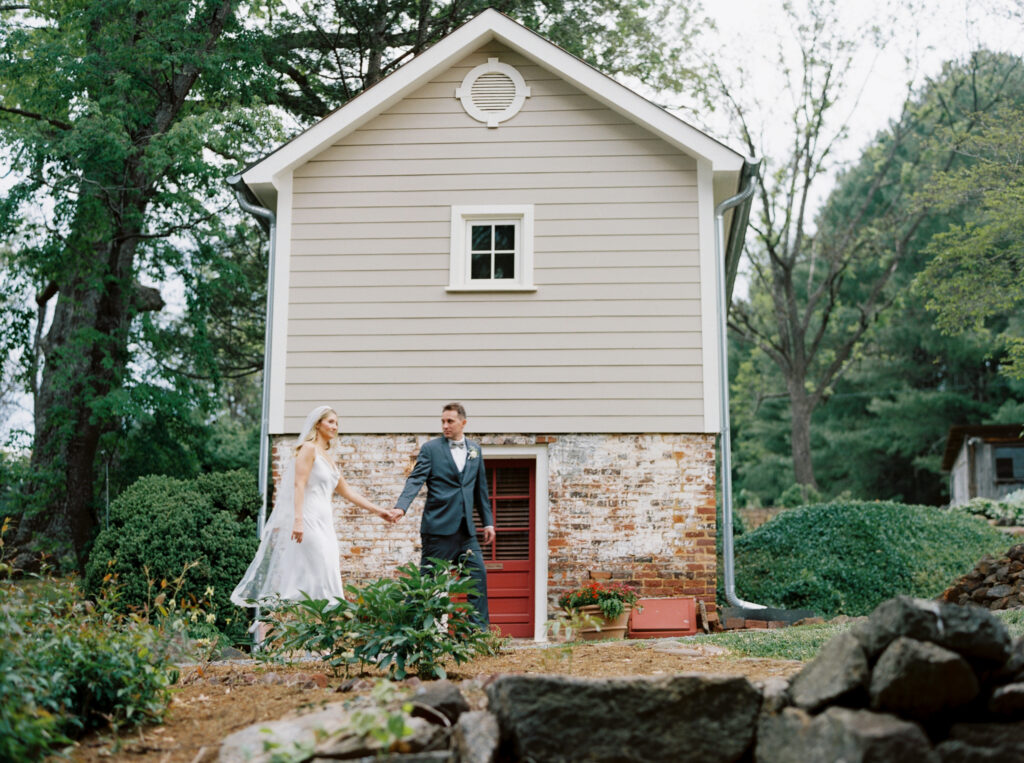 Wedding at Crossroads Inn | Charlottesville Wedding Photographer