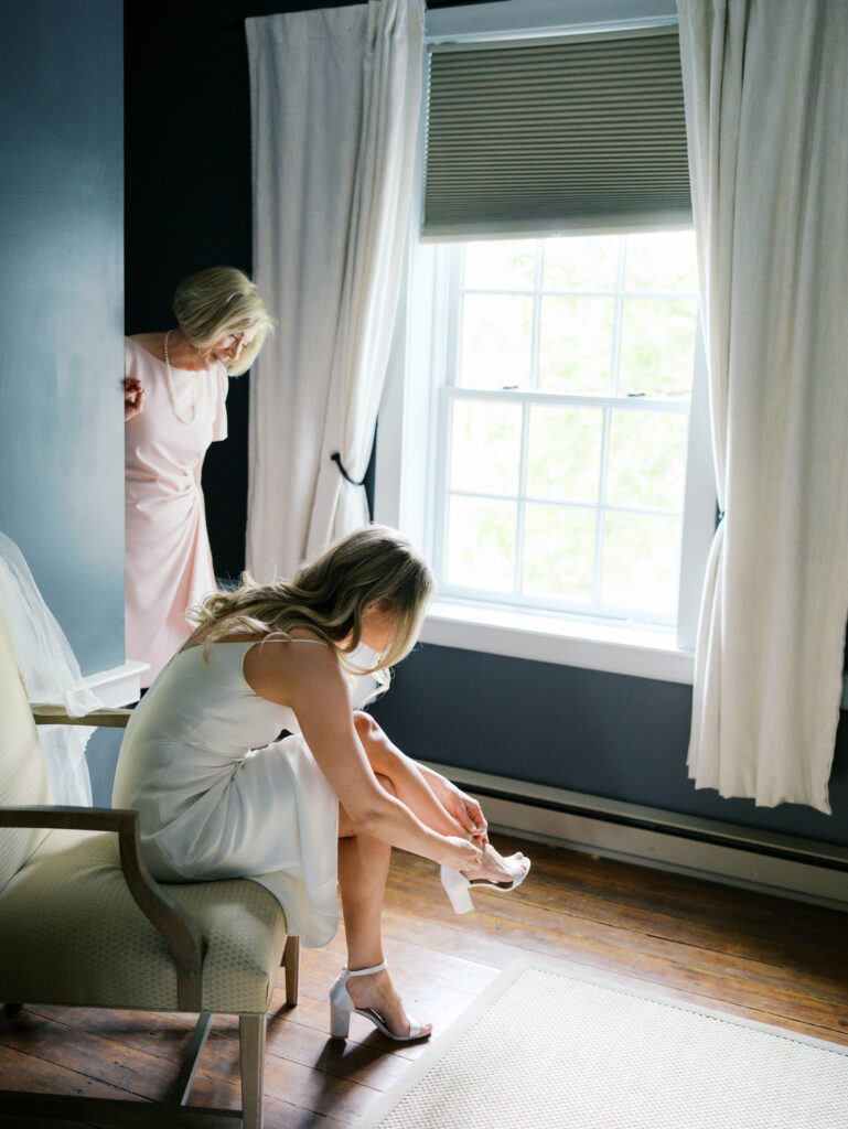 Wedding at Crossroads Inn | Charlottesville Wedding Photographer